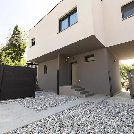 House Nova Гостевой дом 3*