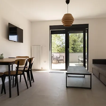 招待所 House Nova Ližnjan
