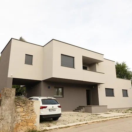 House Nova Pensjonat *